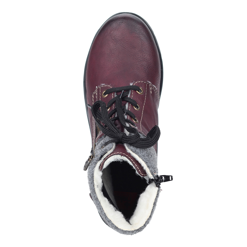 Бордовые ботинки на подошве с протектором Rieker