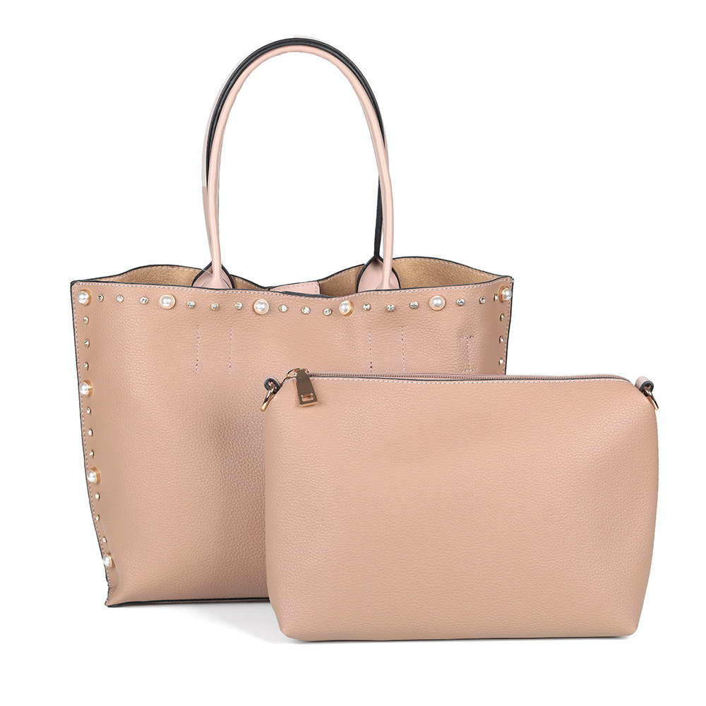 Бежевая сумка шоппер из экокожи с металлическим декором и дополнительной ручкой KEDDO