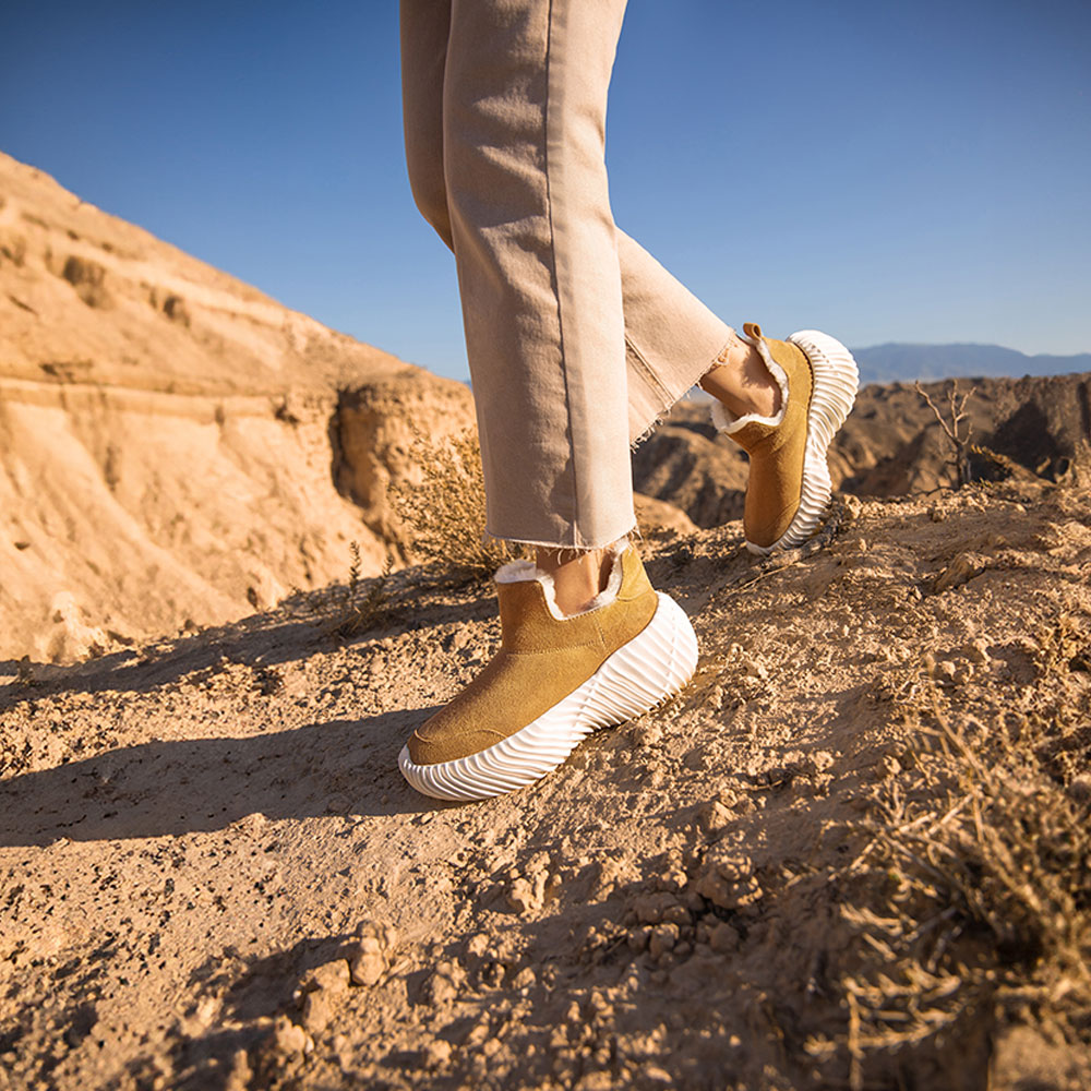 Бежевые зимние ботинки из натурального велюра RESPECT PREMIUM