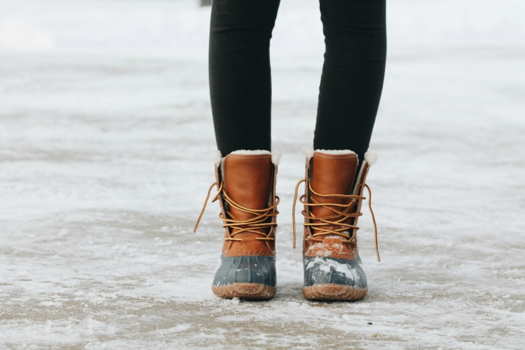 Как ухаживать зимой за обувью