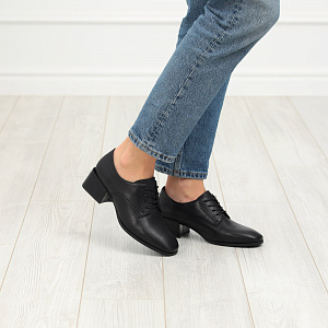 Черные закрытые туфли на шнурках из кожи на подкладке из натуральной кожи на квадратном каблуке