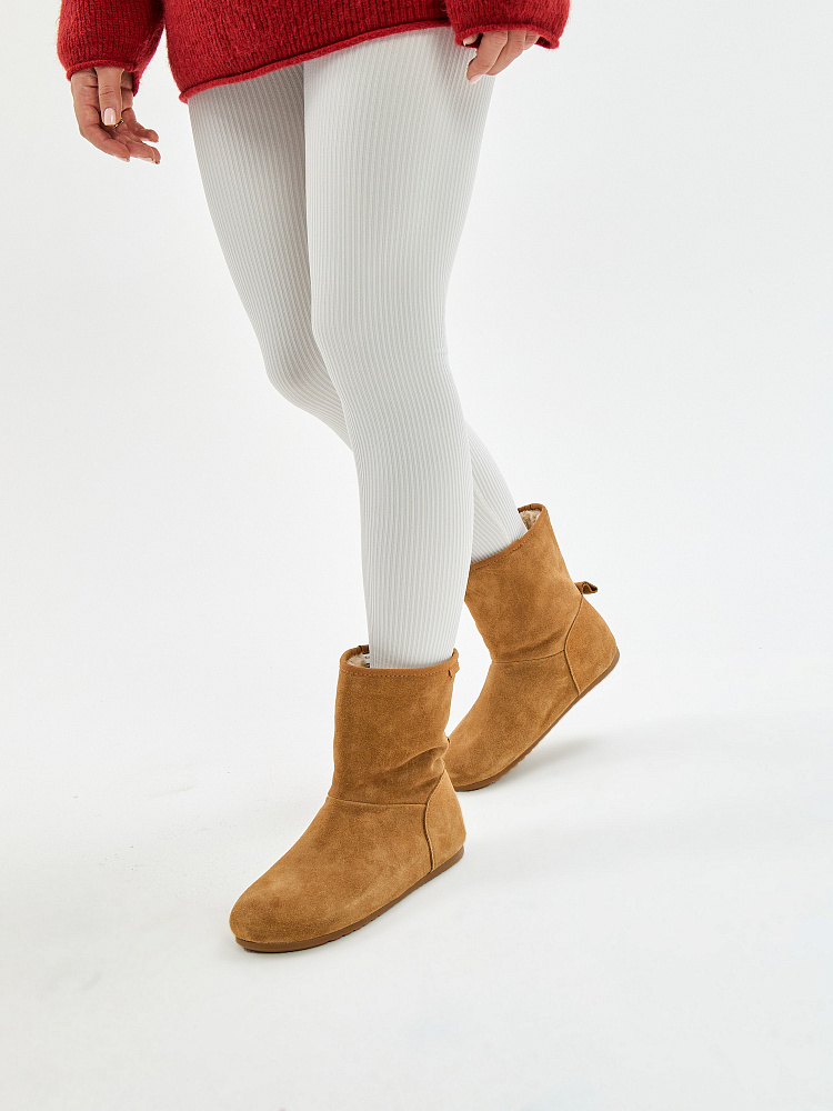 Бежевые зимние полусапоги из бархатистого велюра Respect