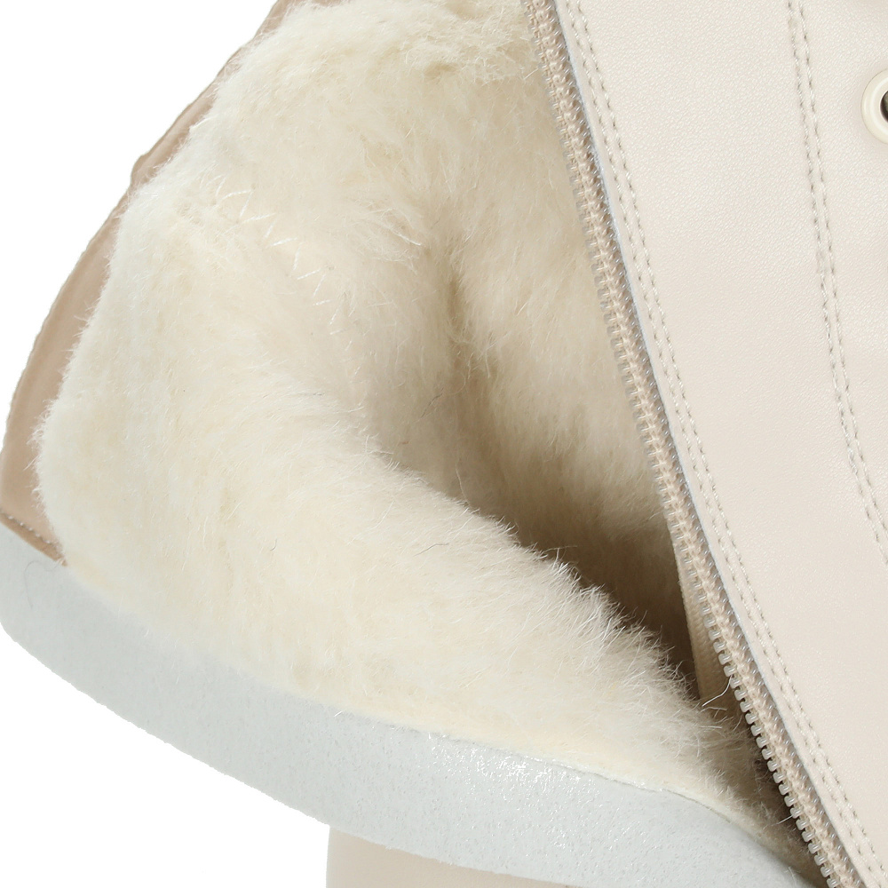 Бежевые утепленные ботинки из кожи Respect