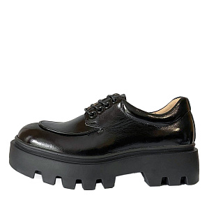 Черные ботинки из кожи на подкладке из натуральной кожи на тракторной подошве