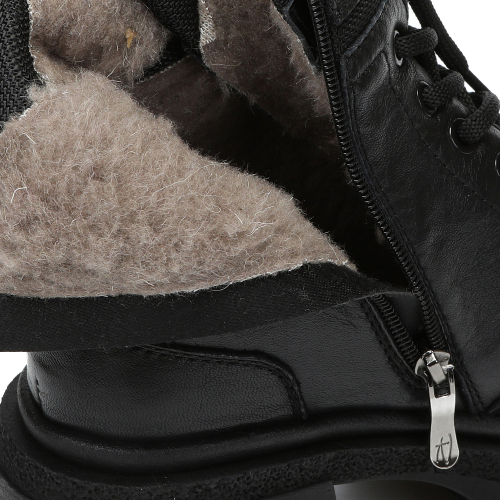 Черные зимние ботинки из композиционной кожи Respect