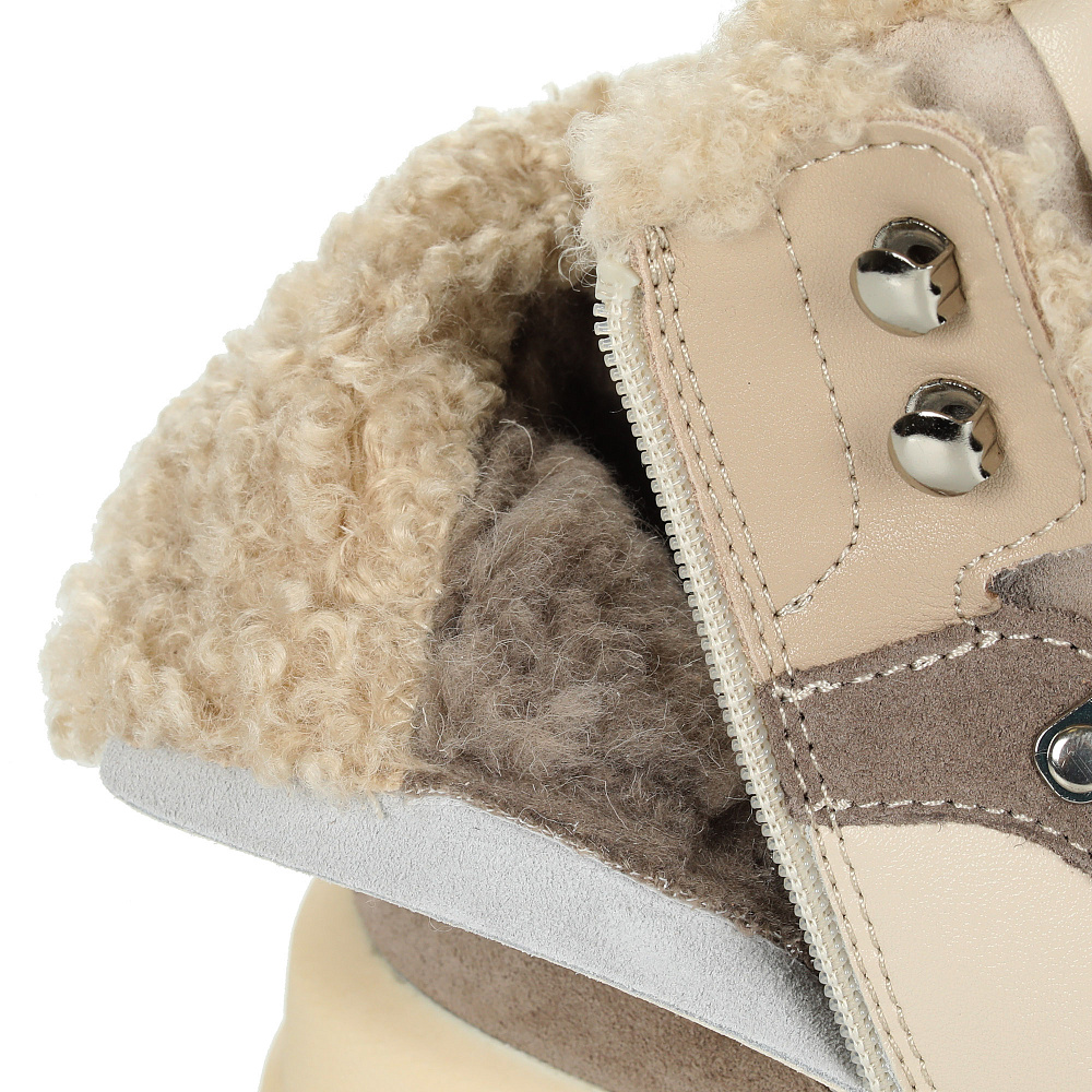 Бежевые утепленные хайкеры из кожи Respect