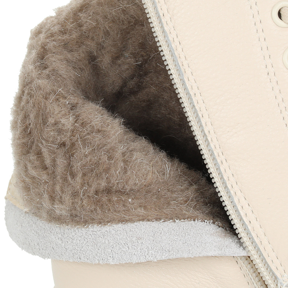 Бежевые зимние ботинки из кожи Respect