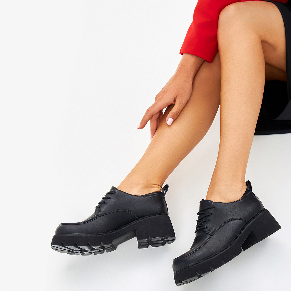 Черные закрытые туфли на шнурках из кожи без подкладки на утолщенной подошве Respect