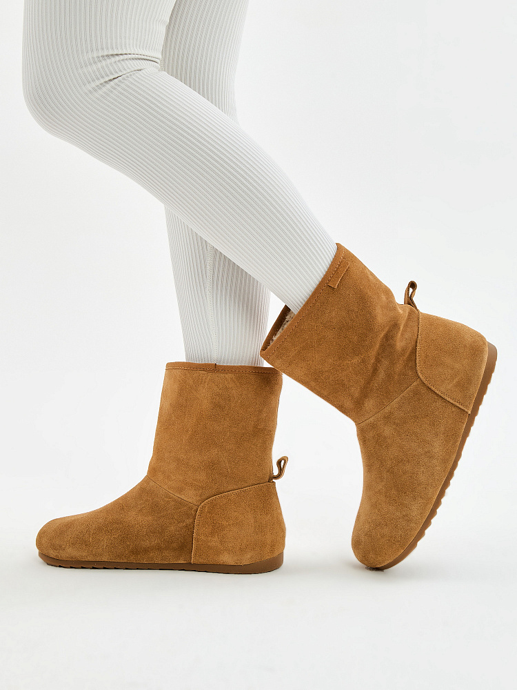 Бежевые зимние полусапоги из бархатистого велюра Respect